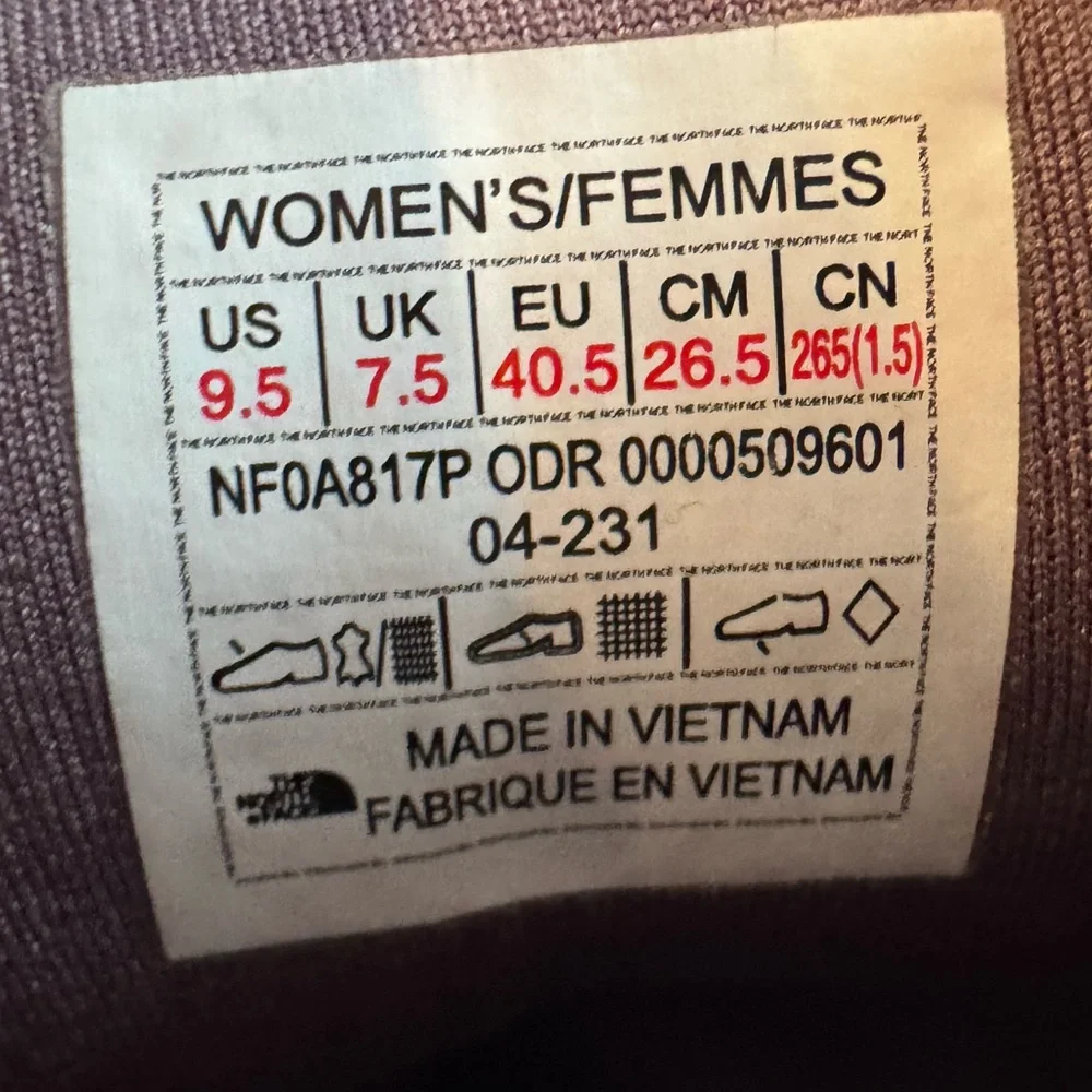 The North Face Women's Halseigh Knit Winter Boots Size 9.5 (NWOT)